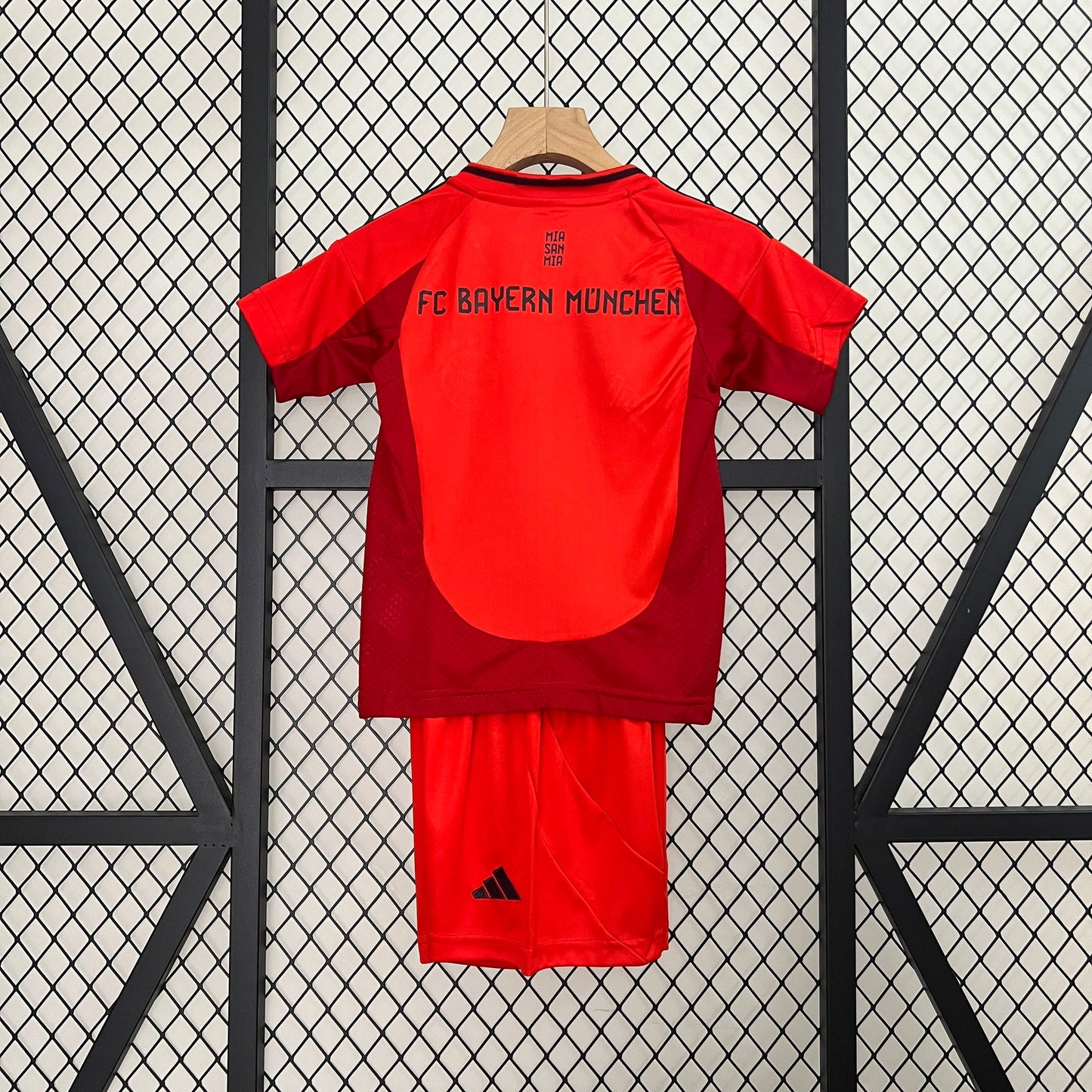 24/25 Kids Bayern Home Kit